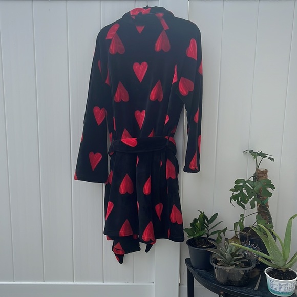 Red Heart Victorias Secret Short Fit Robe - Picture 2 of 3